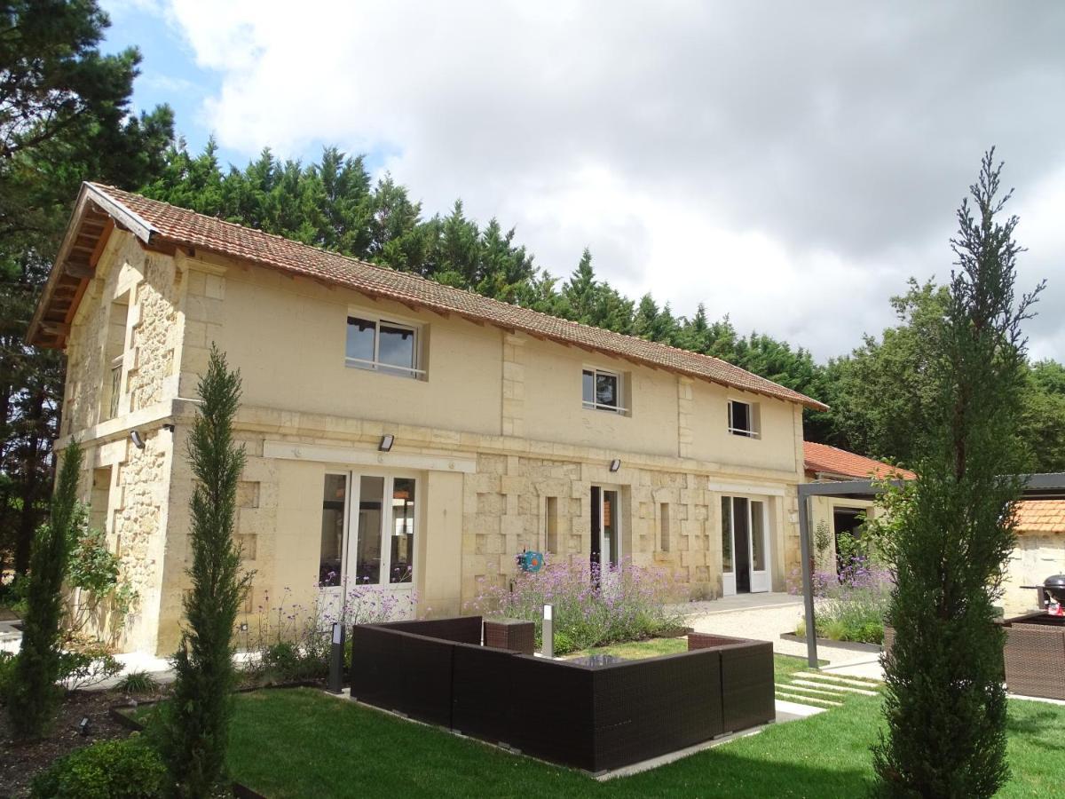 Villa Entiere Du Chateau Lacroix De Civrac 3 Ch, 3 Sdb, Piscine Xxl,Sauna, 4 Etoiles,7 Pers מראה חיצוני תמונה