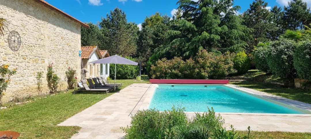 Villa Entiere Du Chateau Lacroix De Civrac 3 Ch, 3 Sdb, Piscine Xxl,Sauna, 4 Etoiles,7 Pers מראה חיצוני תמונה