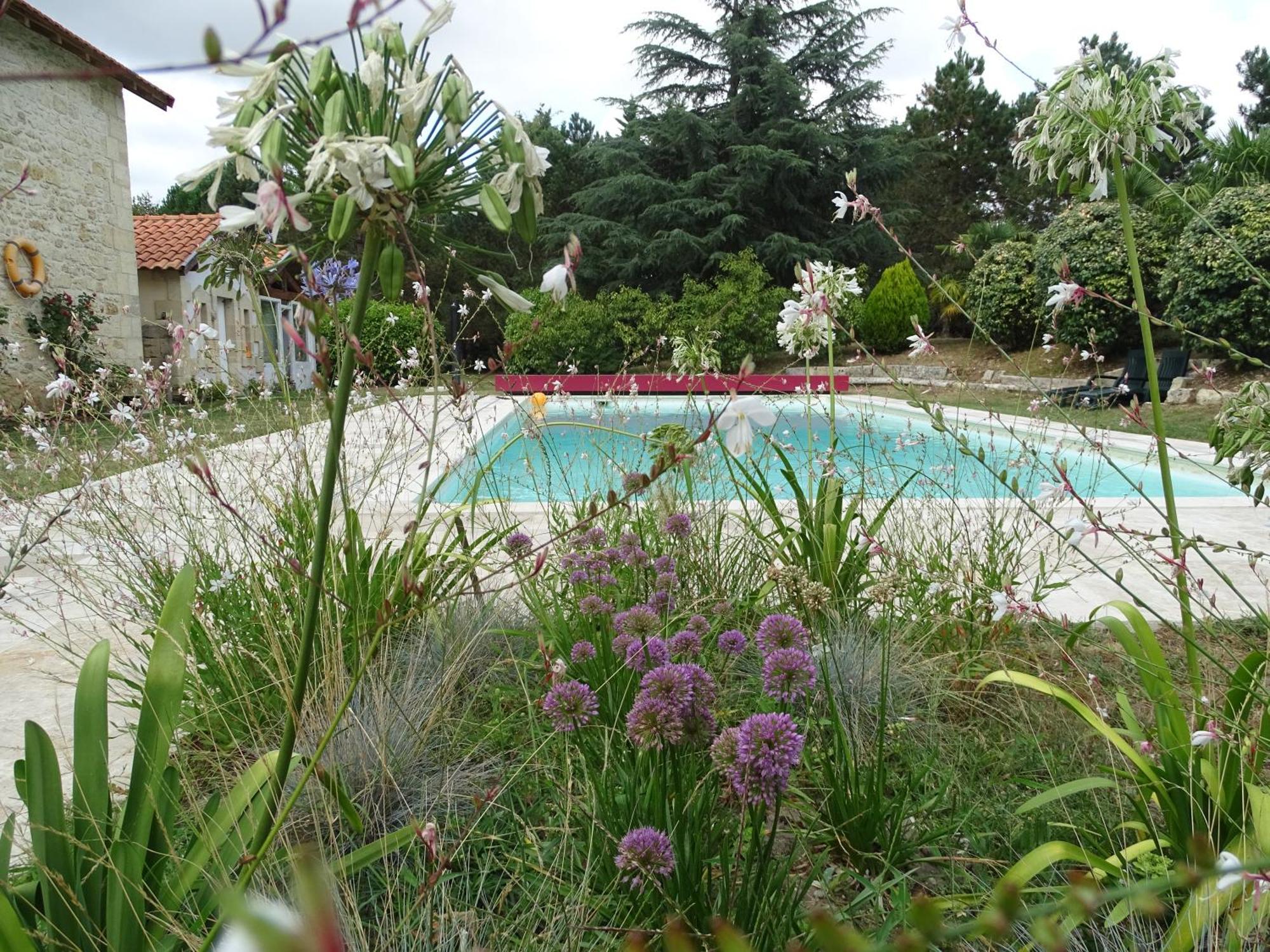 Villa Entiere Du Chateau Lacroix De Civrac 3 Ch, 3 Sdb, Piscine Xxl,Sauna, 4 Etoiles,7 Pers מראה חיצוני תמונה